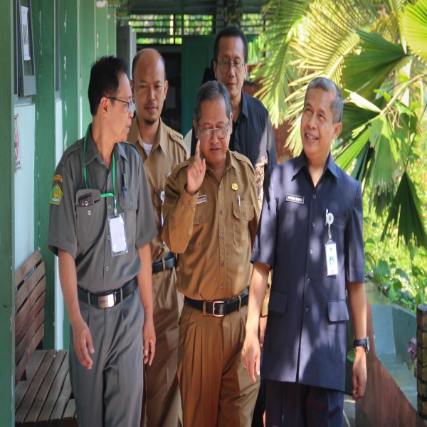 Gambar WAKIL BUPATI GUNUNGKIDUL MELAKSANAKAN MONITORING PELAKSANAAN USBN DAN UNBK