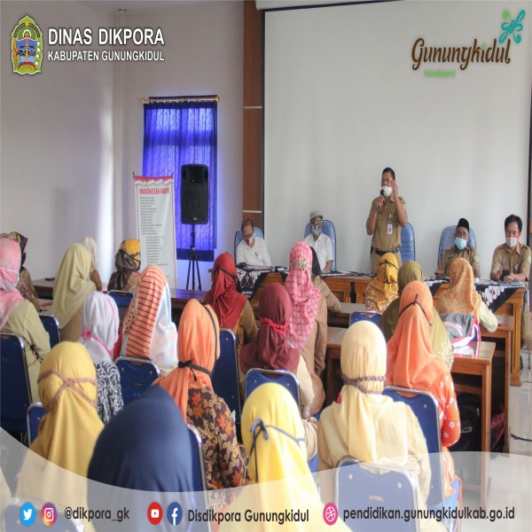 Gambar WORKSHOP PENINGKATAN KOMPETENSI GURU PAUD DALAM PEMBELAJARAN SENI MUSIK