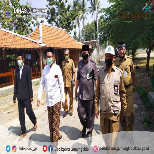 Gambar WAKIL BUPATI GUNUNGKIDUL MONITORING KE BEBERAPA PONDOK PESANTREN DI KABUPATEN GUNUNGKIDUL