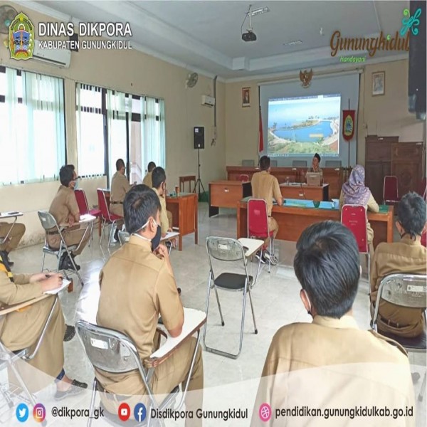 Gambar RAPAT KOORDINASI PELAYANAN UNIT LAYANAN TERPADU (ULT)