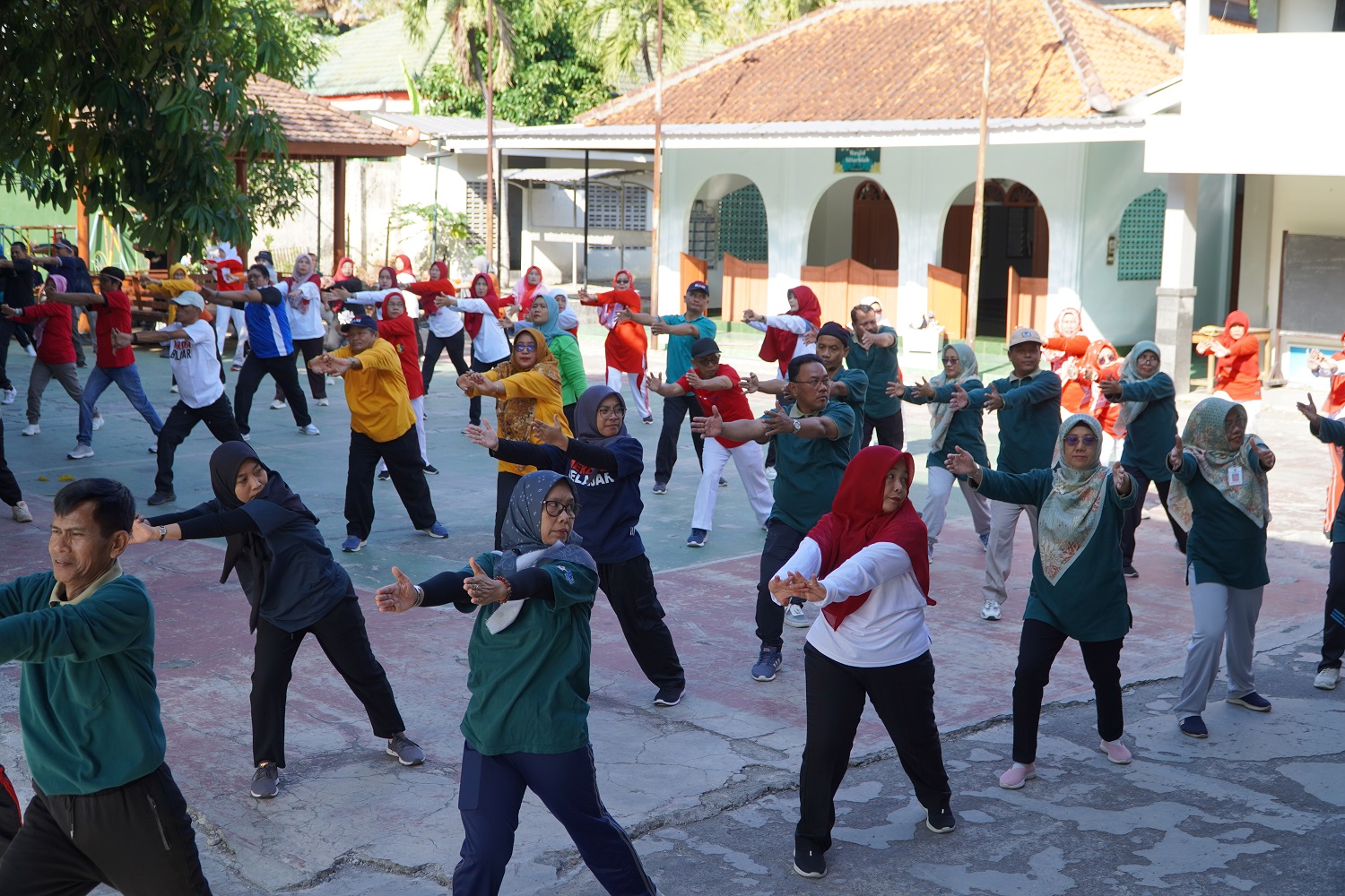 Senam dan Lomba Meriahkan Peringatan HUT RI ke 79 di Dinas Pendidikan Gunungkidul