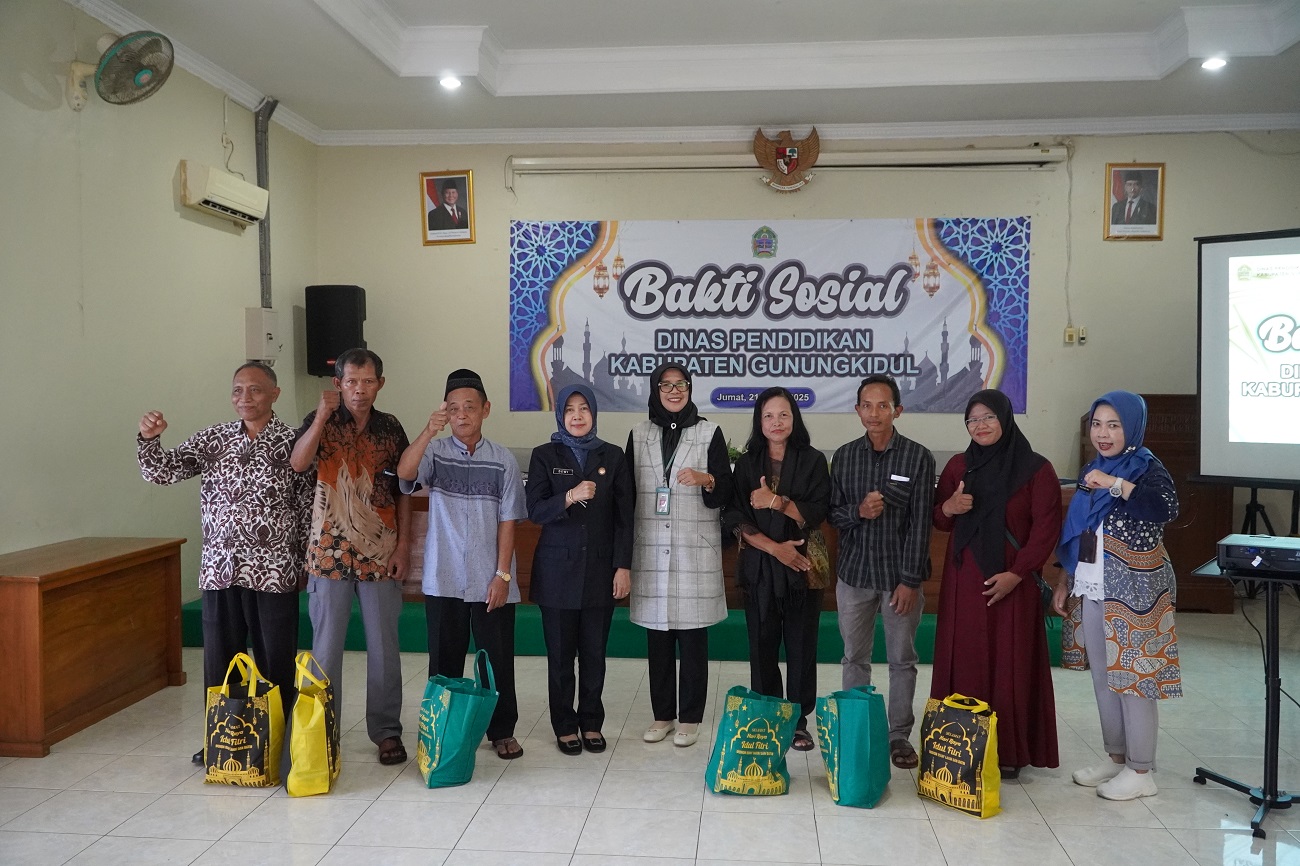 DINAS PENDIDIKAN KABUPATEN GUNUNGKIDUL BERSAMA PEMERINTAH KABUPATEN GUNUNGKIDUL MENGGELAR KEGIATAN BAKTI SOSIAL SEBAGAI WUJUD KEPEDULIAN DAN KEBERSAMAAN DENGAN MASYARAKAT