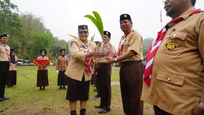 Bupati Endah Subekti Pimpin Apel Besar Hari Pramuka ke-64 Kwarcab Gunungkidul