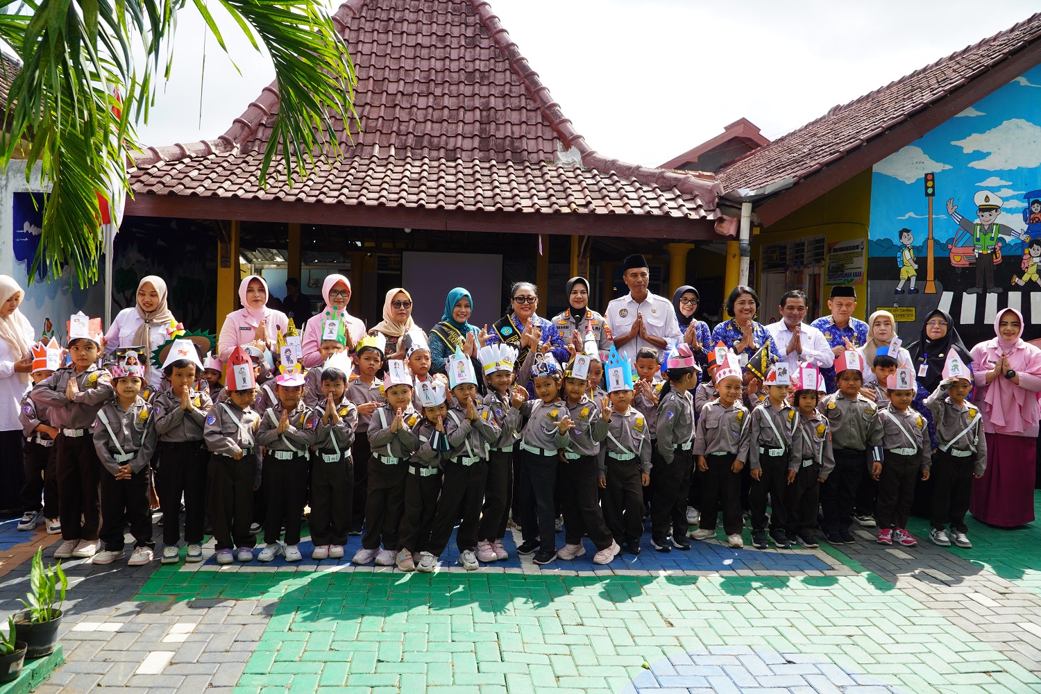Bupati Gunungkidul bersama Kepala Disdik monev kegiatan dan manfaat bantuan alat edukasi