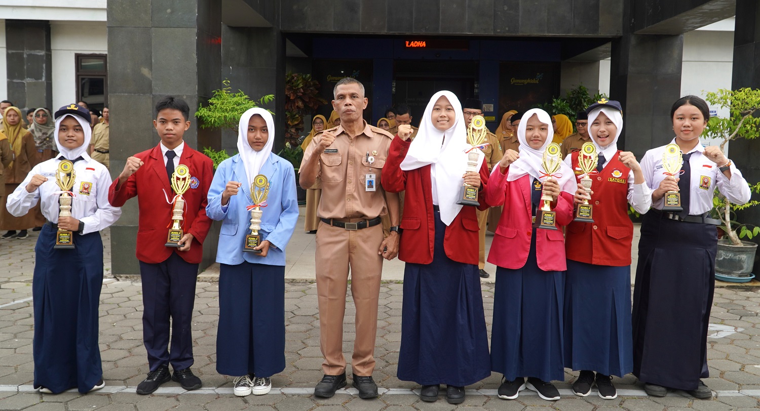 Apel Pagi dan Penyerahan Hadiah Kejuaraan FLS3N Tahun 2025