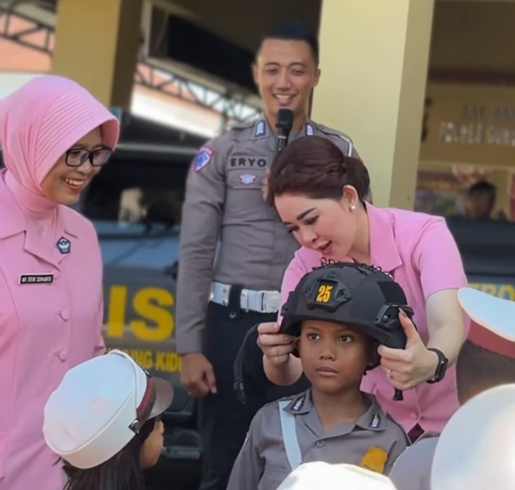 Pendampingan Siswa TK Kemala Bhayangkari 09 dalam Kegiatan Polisi Sahabat Anak