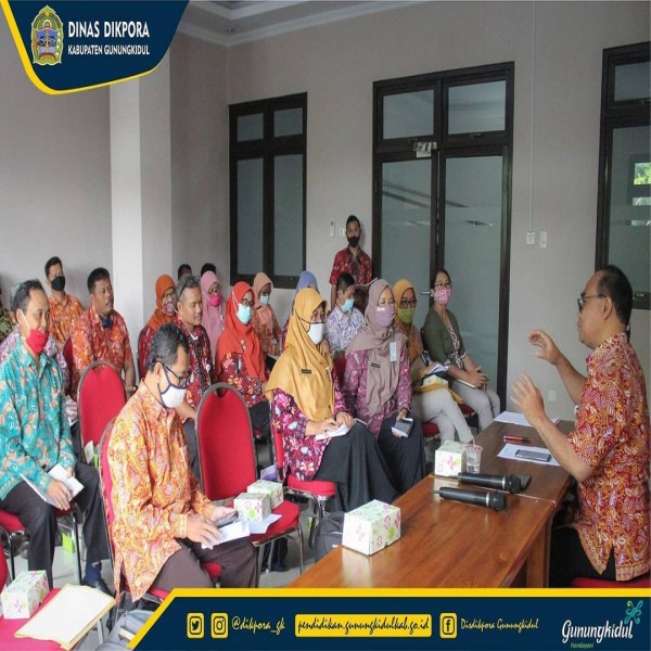 Gambar Rapat Koordinasi Pembangunan Jaringan Internet Kominfo Untuk Sekolah