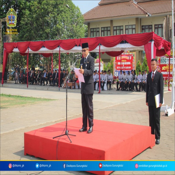 Gambar UPACARA  HARI GURU NASIONAL DAN HARI ULANG TAHUN PGRI KE 74