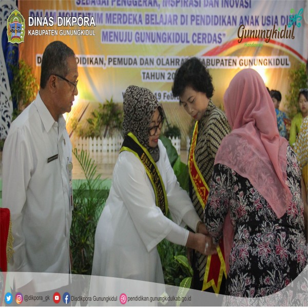 Gambar BUPATI GUNUNGKIDUL, BADINGAH, S.Sos. MENGHADIRI WORKSHOP BUNDA PAUD DAN MITRA PAUD KABUPATEN GUNUNGKIDUL