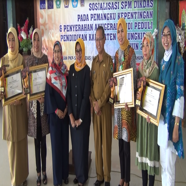 Gambar Sosialisasi SPM pada Pemangku Kepentingan & Anugerah DUDI Peduli Pendidikan Kabupaten Gunungkidul Tahun 2017