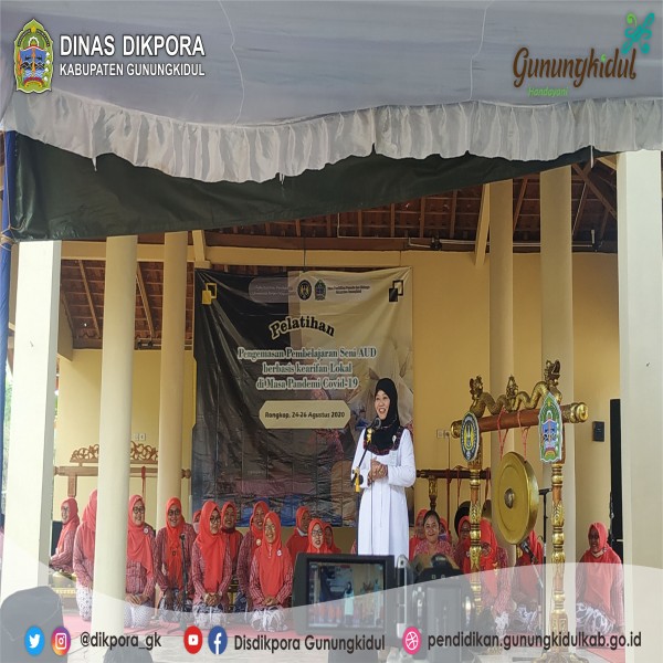 Gambar PELATIHAN PENGEMASAN PEMBELAJARAN SENI ANAK USIA DINI BERBASIS KEARIFAN LOKAL DI MASA PANDEMI COVID-19