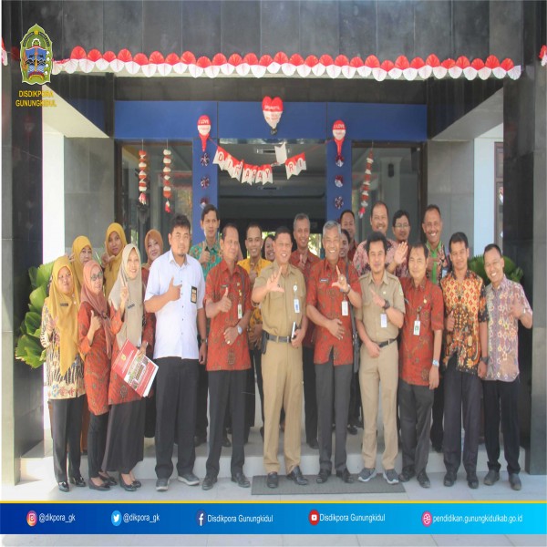 Gambar KUNJUNGAN STUDI BANDING DARI DINAS PENDIDIKAN DAN KEBUDAYAAN KABUPATEN SUKOHARJO DAN KABUPATEN SRAGEN