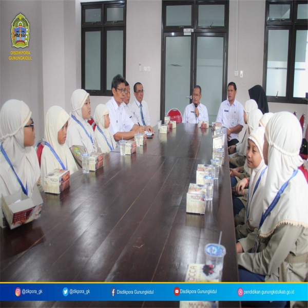 Gambar AUDIENSI DAN PAMITAN DARI SD AL MUJAHIDIN WONOSARI YANG AKAN MENGIKUTI ISTEC 2020 DI GRAHA SILIWANGI, BANDUNG, JAWA BARAT