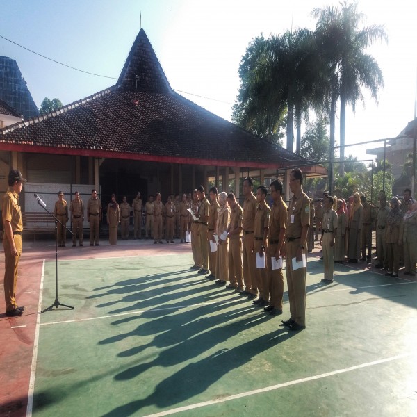 Gambar AWALI SELURUH PELAKSANAAN KEGIATAN DENGAN APEL PAGI DISDIKPORA KABUPATEN GUNUNGKIDUL