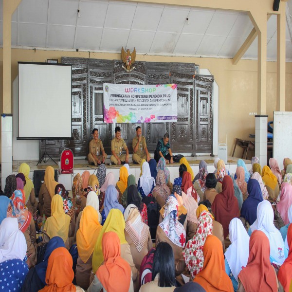 Gambar WORKSHOP PENINGKATAN KOMPETENSI PENDIDIK PAUD DALAM PEMBELAJARAN BERCERITA DAN MENDONGENG*