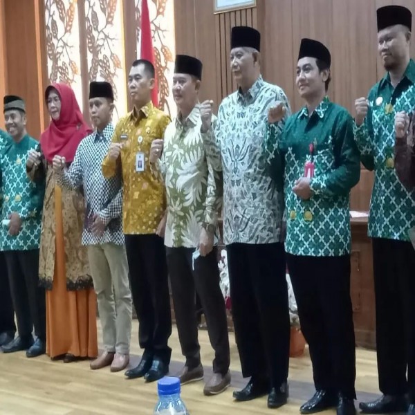 Gambar Kepala Dinas Pendidikan Bersama Bupati Gunungkidul Menghadari Pelantikan Pengurus Badko TPA Gunungkidul