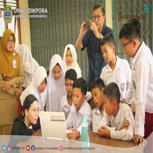 Gambar SCHOOL VISIT GOOGLE CHROMEBOOK FOR EDUCATION  UNTUK SEKOLAH-SEKOLAH  DI KABUPATEN GUNUNGKIDUL