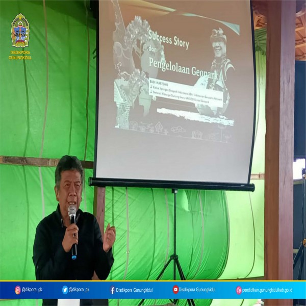 Gambar Sosialisasi Gunungsewu UNESCO Global Geopark bagi Guru