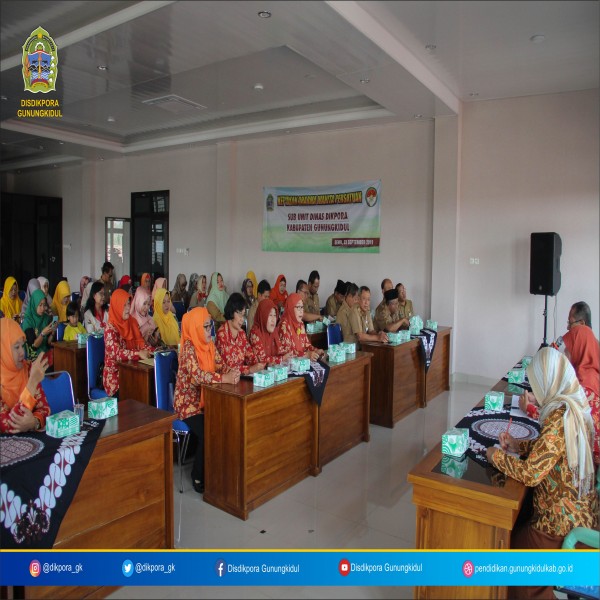 Gambar PENGUKUHAN DHARMA WANITA PERSATUAN SUB UNIT DINAS PENDIDIKAN PEMUDA DAN OLAHRAGA KABUPATEN GUNUNGKIDUL