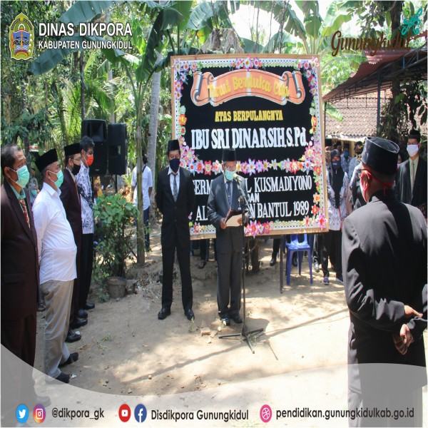 Gambar UPACARA PERSEMAYAMAN DAN PEMBERANGKATAN JENAZAH ALMARHUMAH IBU SRI DINARSIH, S.PD. GURU SDN PATUK II GUNUNGKIDUL