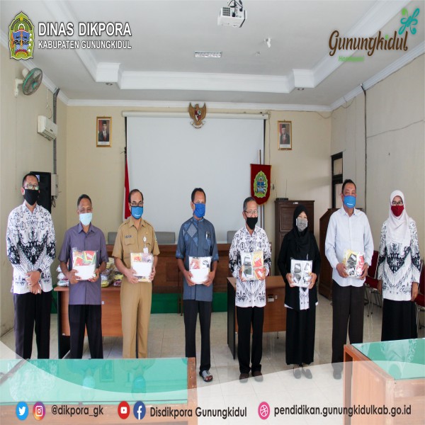 Gambar PROGRAM PGRI PEDULI BERSAMA DENGAN GERAKAN PEDULI PGRI PEDULI SATU DUA