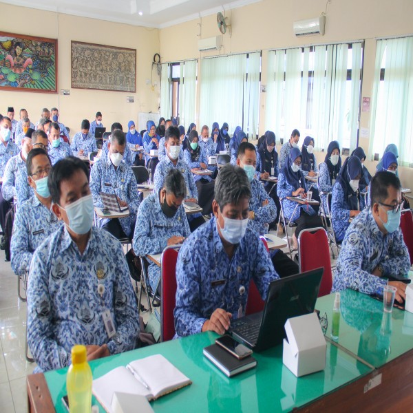 Gambar Pelatihan Penguatan Pemenuhan SPM kepada Pengawas TK, SD dan SMP