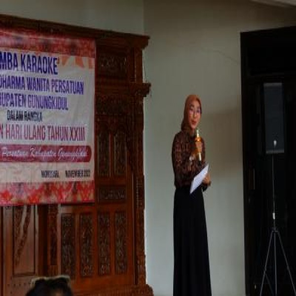 Gambar Lomba Menyanyi Meriahkan HUT Darma Wanita Persatuan XXVIII.
