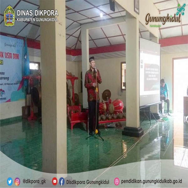 Gambar KEPALA DINAS PENDIDIKAN, PEMUDA, DAN OLAHRAGA (DISDIKPORA) KABUPATEN GUNUNGKIDUL, BAHRON RASYID, S.PD. MM MENGHADIRI ACARA LOUNCHING MOMONG BARENG ANAK USIA DINI KECAMATAN WONOSARI