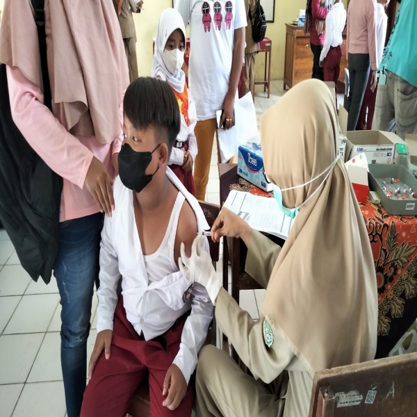 Gambar Vaksinasi kedua Peserta Didik SDN Krambilsawit Saptosari