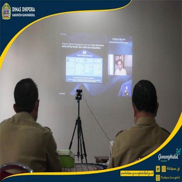 Gambar Disdikpora Gunungkidul mengikuti Virtual Zoom Webinar Program Sekolah Penggerak