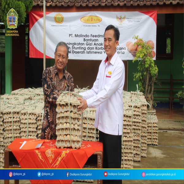 Gambar SD N PRAGAK SEMANU MENJADI SALAH SATU SEKOLAH YANG MENDAPAT BANTUAN TELUR DARI PT. MALINDO FEEDMILL TBK