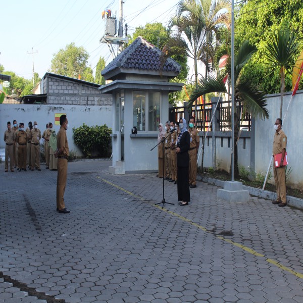 Gambar Pimpin Apel Pagi, Kadis Pendidikan Beri Arahan Kepada Penilik dan Pengawas SD dan SMP